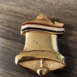 DAR Presley Wagoner Rare Retired Daughters Of Revolution Gold Tone Liberty Bell